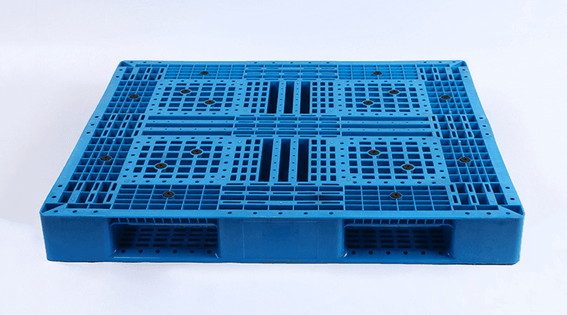 1300x1100-Six-Runner-Plasic-Pallets-11