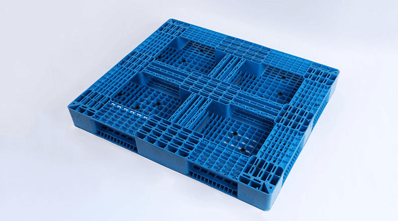 1300x1100-Six-Runner-Plasic-Pallets-12